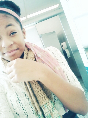 FOLLOW MY NEW TWITTER @oomf_girlFRIEND