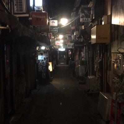 J_Furuya's profile picture. 青いバッヂ付けてるやつは大体友達になれない。 ブロック及びミュート推奨