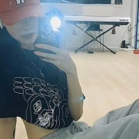 elyse (@uniqburnik) 's Twitter Profile