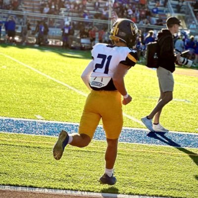 Wyandotte 24’ #21 Football, Hockey, track/field. weight-145 hight-5’9 squat-435, bench-215, deadlift-385. Uncommitted