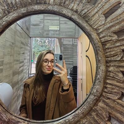 joanamscosta's profile picture. Just a bunch of cells that loves cells-Msc Molecular and Cell Biology
. 
What am I doing?