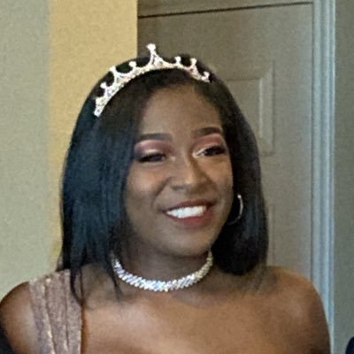 VistaLaBebe's profile picture. finsta vibes. Iykyk. 😎