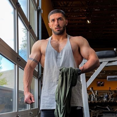 Bodybuilder, nutrition coach and trainer based in Reno, NV. Check out my Linktree to learn more!
