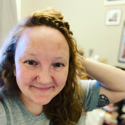 sales at @penguinrandom; volunteer mod at @votesaveamerica; an amped up anxiety creature from the darkness and a firefly from hell (she/her)