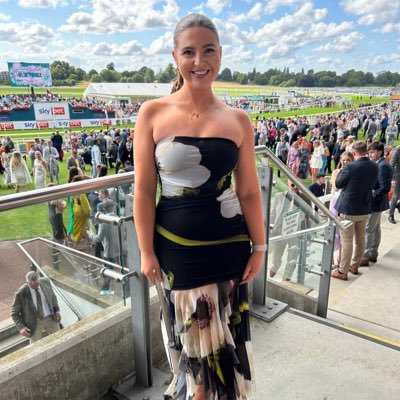 sarawillsh's profile picture. Here is where I complain