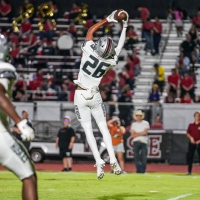 Football🏈 And Track 🏃‍♂️$ Safety 6’2 168lb GPA:3.71 Hamilton Hs Az 2025 Long Jump 20’2.5 and Trpl jmp 44’11.5 HUDL: https://t.co/oCEFkcnKzJ