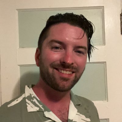 NeenidMe's profile picture. once jumped out of a moving vehicle for a cheeseburger 🍔