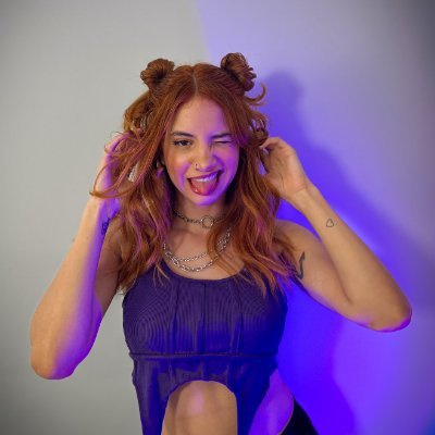 Apresentadora e repórter de Games e esports, streamer nas horas vagas.          📧tawna@artentretenimento.com