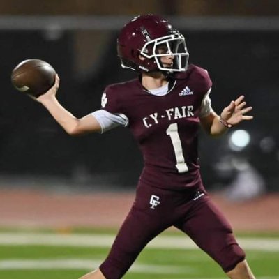 5'9 140 lb QB, Cy-Fair HS, TX c/o '27. HUDL: https://t.co/2hI3G4udW1 
QB- Cypress Top Guns 7on7
Small Forward-CFHS Basketball
4.0 GPA