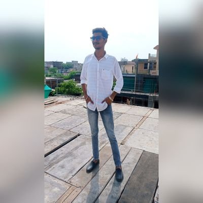 tahseen46083165's profile picture. #फितूर होता है हर उम्र में जुदा खिलौने , मासूका , रुतबा और खुदा !💙