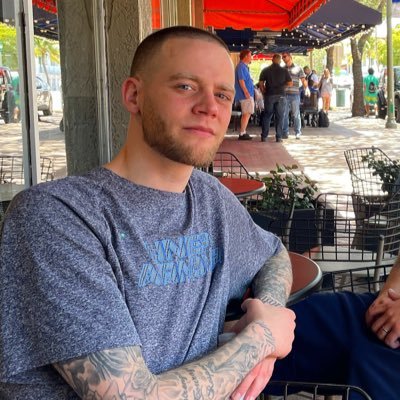 Linguinii__'s profile picture. 🗽 https://t.co/vnmjq5iDZE