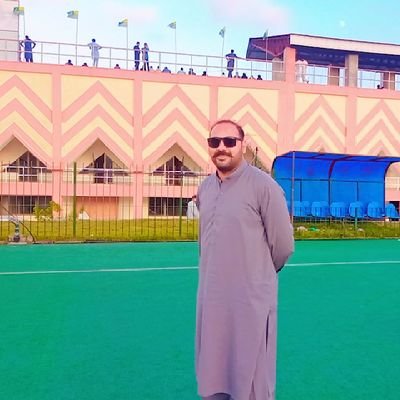 تو نے آواز نہیں دی کھبی مڑ کر ورنہ
ہم کہی صدیاں تمہیں گھوم کہ دیکھا کرتے 🥰