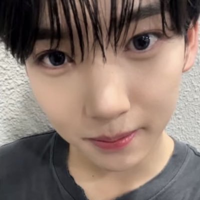 @H4NYUJ1NS backup haha lol I DONT FUCKING PLAU ABOUT HAN YUJIN AND ZHANG HAO