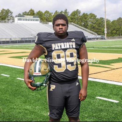 Athlete 🏈 player position NG squat 335 power clean 215 bench 240 gpa: 2.7 c/o 2024 height 5’9 weight 246 number 9107836381 email jmccrimmon455@icloud.com