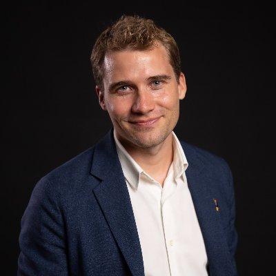 Director hos Rud Pedersen. Tidligere særlig rådgiver. Berlingske Talent 100. Far til Niels og Walter. Telefon: 20 55 71 41.