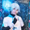 suzuame_cos's profile picture. すずあめと申します。コスプレとゲームが好きな成人済レイヤー。写真の中の人物はいません。グラブル┆アークナイツ┆hrak┆prsk┆原神┆絵も描いています▶https://t.co/NxkMJvzHLi┆苺と狐の併せと絵、サークル告知タグ→#蒼氷鈴蘭