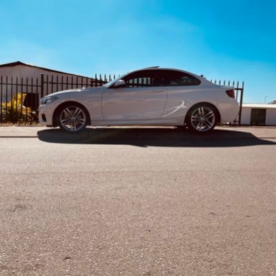 LloydBunhle's profile picture. 