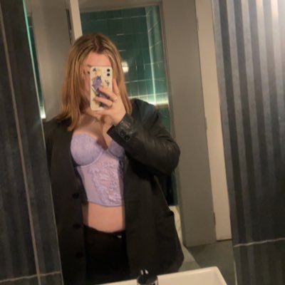 hereformami_'s profile picture. mwah