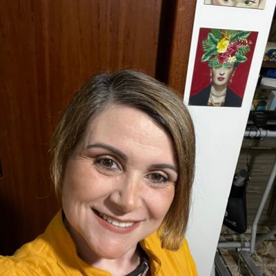 Sou aquilo que sou e não o que querem que seja! Com muito orgulho Gremista, sindicalista, feminista e de esquerda !