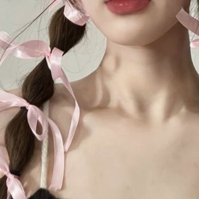 haniyonn1004's profile picture. 12/10 Follow