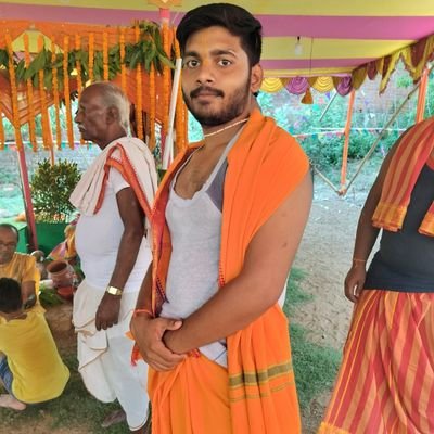 KillerB27748214's profile picture. Jo Ram ka nahi wo humara nahi
Pyaar se bolo
Jay Shree Ram 🙏🚩🚩🚩