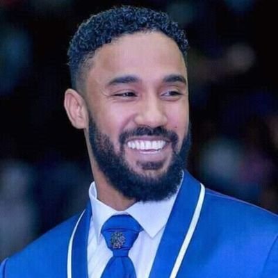 ياصديقي الحياه جعلتنا نبتسم ونحن في اصعب الظروف