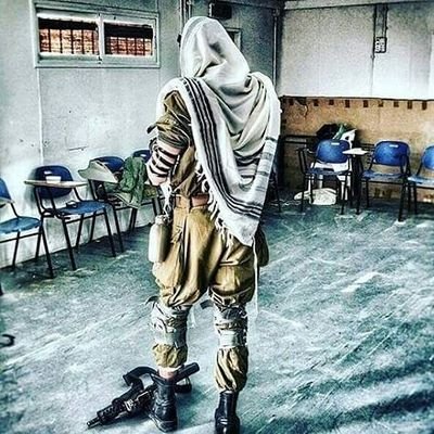 AslanAs16020303's profile picture. Intelligente Menschen
grübeln und stellen
Dinge oft in Frage.
Dumme hingegen sind
oft einfach nur glücklich.