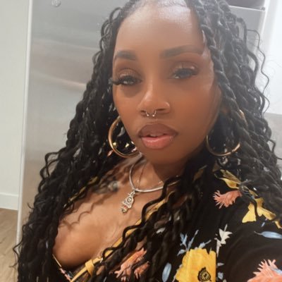 CEO of HoneyBee’s Kloset Collection #DetroitMadeMe -MsHoneybee🐝