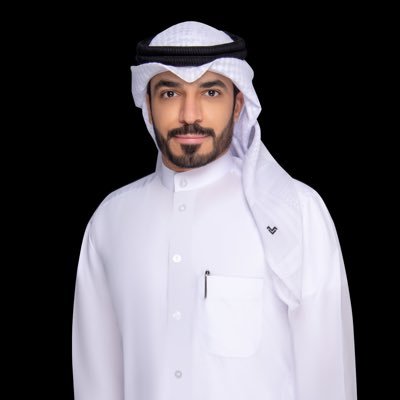 أكاديمي تربوي كويتي وكاتب صحفي ، عضو جمعية الصحافيين الكويتية و مدير تحرير مجلة الايام والناس.