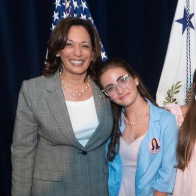 she • her 🇵🇷 i 🤍 kamala harris and ariana grande