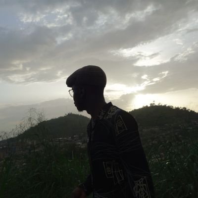 Ing CIGE|QHSE👷🏽♂️ Cinéphile•GeekOtaku⛩️ #HalaMadrid🖖🏽 |
«Des versets religieux dans la bio mais les péchés sont toujours en DM».