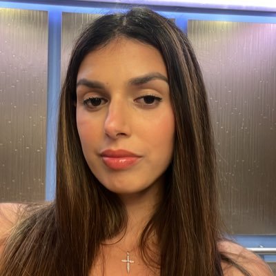 xoojessiee's profile picture. We blame society, but we are society.