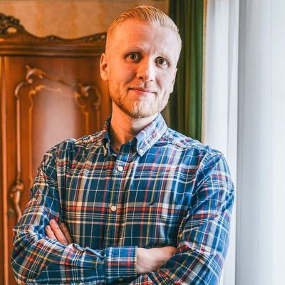 HonestMentor's profile picture. I help people to make money online 💰🌏

300,000+ YouTube Subscribers |
700,000+ Udemy Students | 
2,500+ Tutorials Published | 
Bitcoiner
Believer