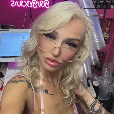 Bikini barista from WA - link in my bio for best content 😈