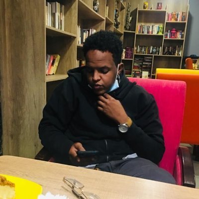 Ali_DBSH's profile picture. الحَمّدُ للَّهِ ربِّ العَالَمِين 🌼