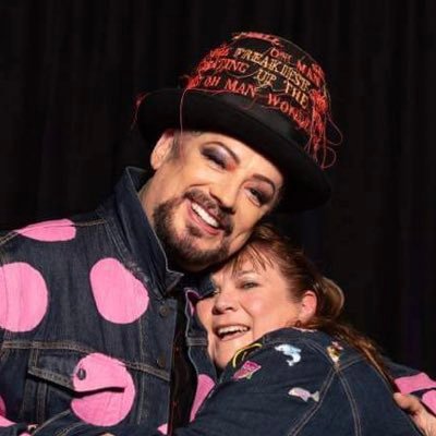 Crazy, mad fan of Culture Club and some dude in a hat. @BoyGeorge 🎶 🎩 👑 🏳️‍🌈 💎 🌈 …. get your Quehttp://www.cryptoqueenznft.comslSTGt7