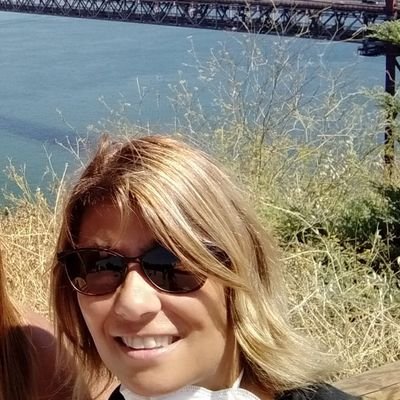 CARLAGEMELLI2's profile picture. Madre di Leonardo. Ogni giorno insegno e imparo. Amo leggere, viaggiare, ballare e cucinare. Iscritta al Movimento 5 stelle.