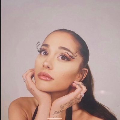 hey :) Ariana Grande, Madison Beer , And Taylor Swift Stan and More🤍 Stay Active ❤️Posting Ariana Pics 🌙