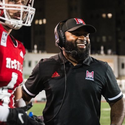 Defensive Backs Coach & Assist. S&C Coach- McGill University 🔴⚪️. BSc. Kinesiology. IG: CoachKHicks