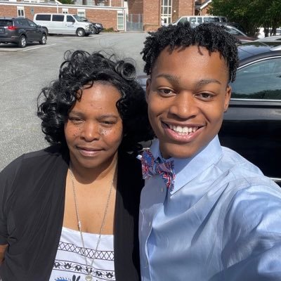 Community Connector| Seeker of The Truth so I follow Christ | Golden Rule is a guiding principle.|Proud mom of 3boys-JZ💙💛, CZ(QB SBU Seawolf),KJ(A&T📣