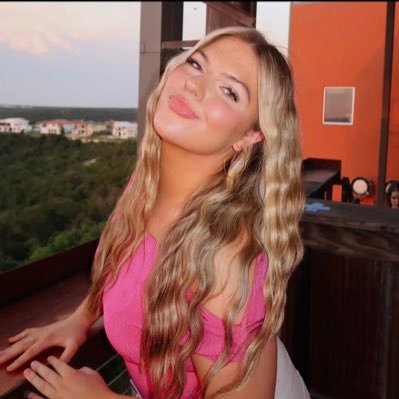 maddiehoward_'s profile picture. @spurs social 🖤 | formerly @ouathletics ♥️