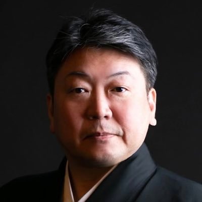 日本民謡舞踊角田流三代目家元 ・青森民謡協会理事 ・クラウン邦楽舞踊協会理事 ・(公財)日本民謡協会民舞師範教授・踊ってます😅
