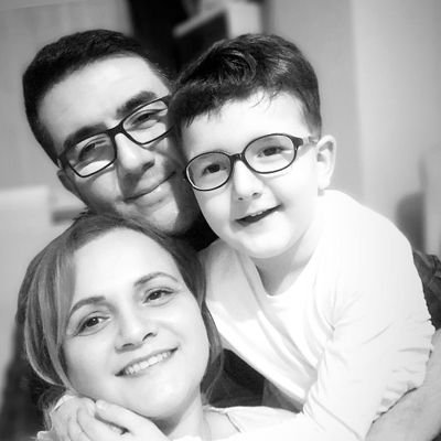 İçin temiz olmadıktan sonra
Hacı hoca olmuşsun, kaç para!
Hırka, tesbih, post, seccade güzel,
Ama Tanrı kanar mı bunlara?
ÖMER HAYYAM