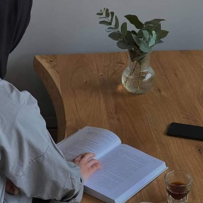 مراسلة اخبارية
تخصص Radio and Television
احب السفر وان اعيش الحياة ببساطه
