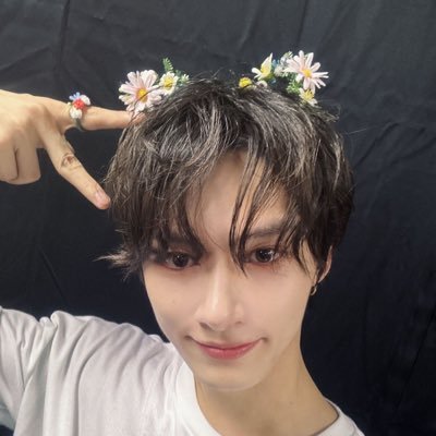 fan account 🌸 jake’s dog Layla is my bestie 😚 #JUN : my drowsy eyes look sexy 🐥 ifb and interact too so please do the same!❤️ (blm) multifandom!