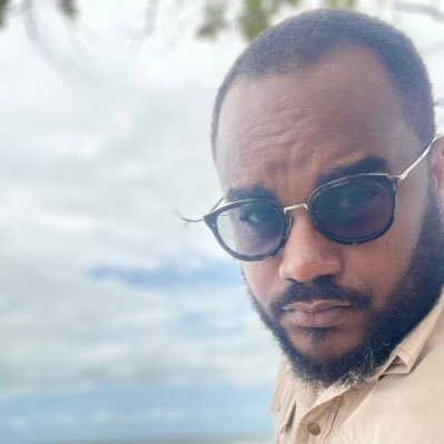 Sociologue, Université Omar Bongo/ Groupe de recherche Corps, Société, Pouvoir