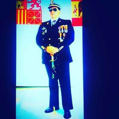 Soy Funcionario del Ministerio de Defensa ESPAÑOL. Catalán militar de ESPAÑA.