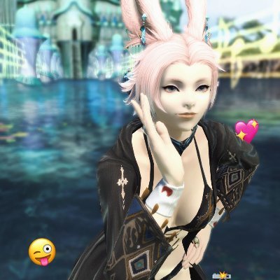 首先请允许我介绍一下我们的美食推主@Ebiwaylove，以及我，是猪区的一位咖啡店兔娘店长，平时喜欢写写文，还有记录一些我做的饮品日常，目前有在接约文稿，推里有我的作品，想约的可以私聊~