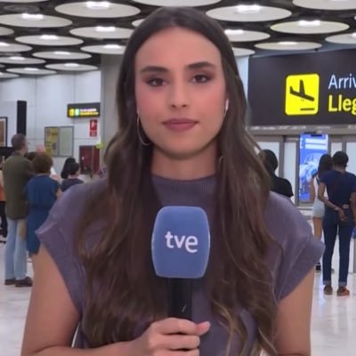 Periodista. Pasé por la SER, Onda Cero, EFE, esRadio, Telemadrid y Telecinco. Ahora, en TVE.