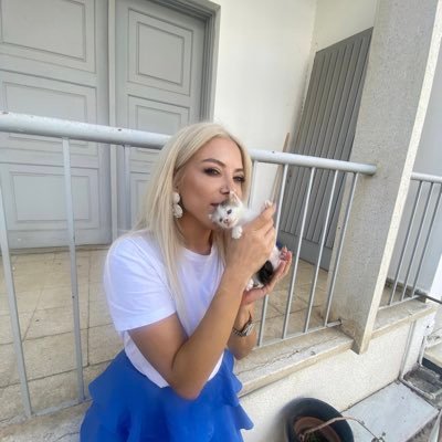 Hello000Kitty's profile picture. Siz yerinizde sayarsanız hayatınız olacakları “ pause” a alır...